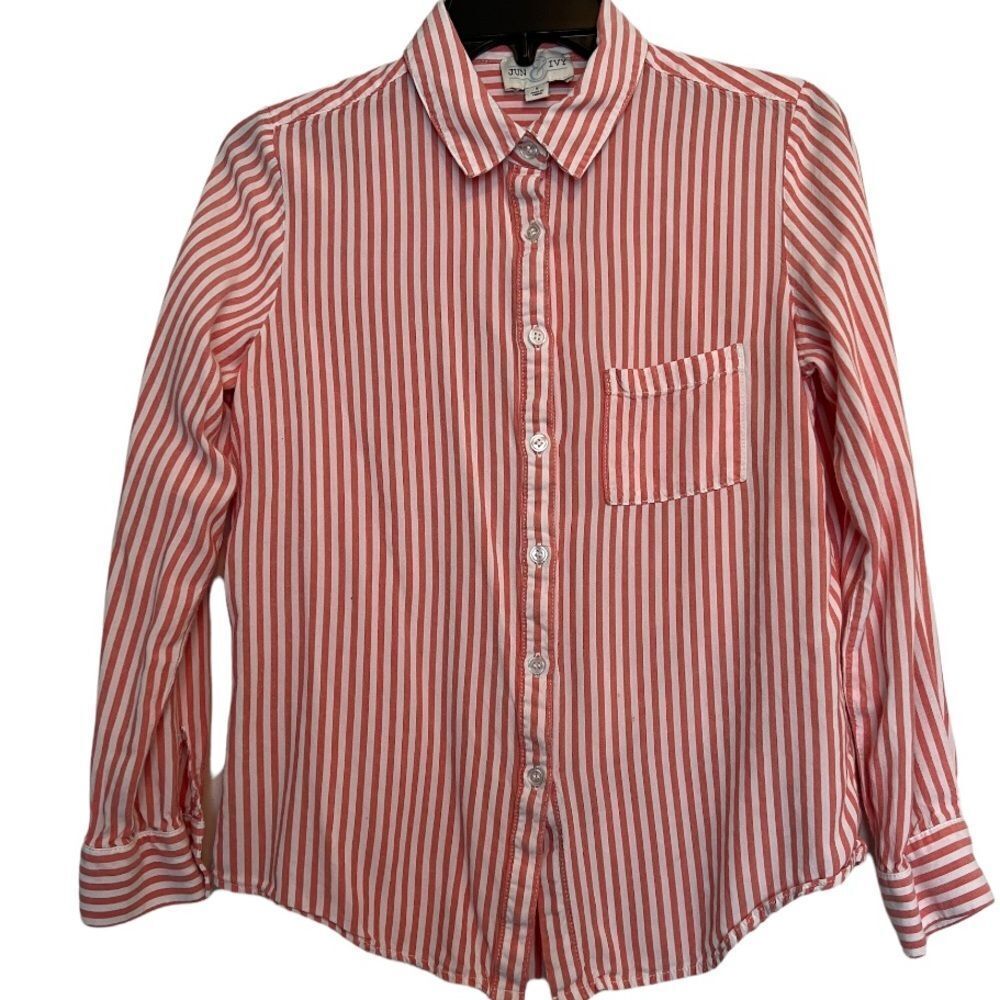 😊 3/$30 
Francesca’s Jun & Ivy Striped Button down Sz Small, very soft!